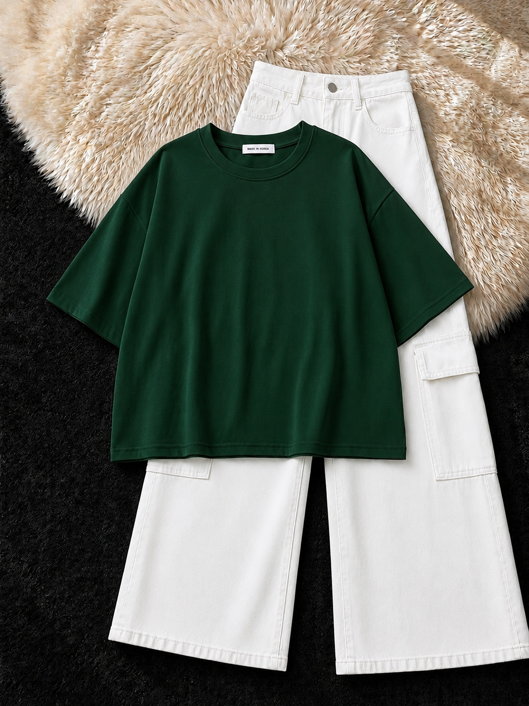 BOTTLE GREEN DROP SHOULDER T-SHIRT & WHITE CARGO JEANS